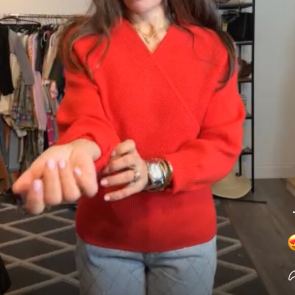 MOMS BEAUTIFUL SWEATER - Picture 1 of 1